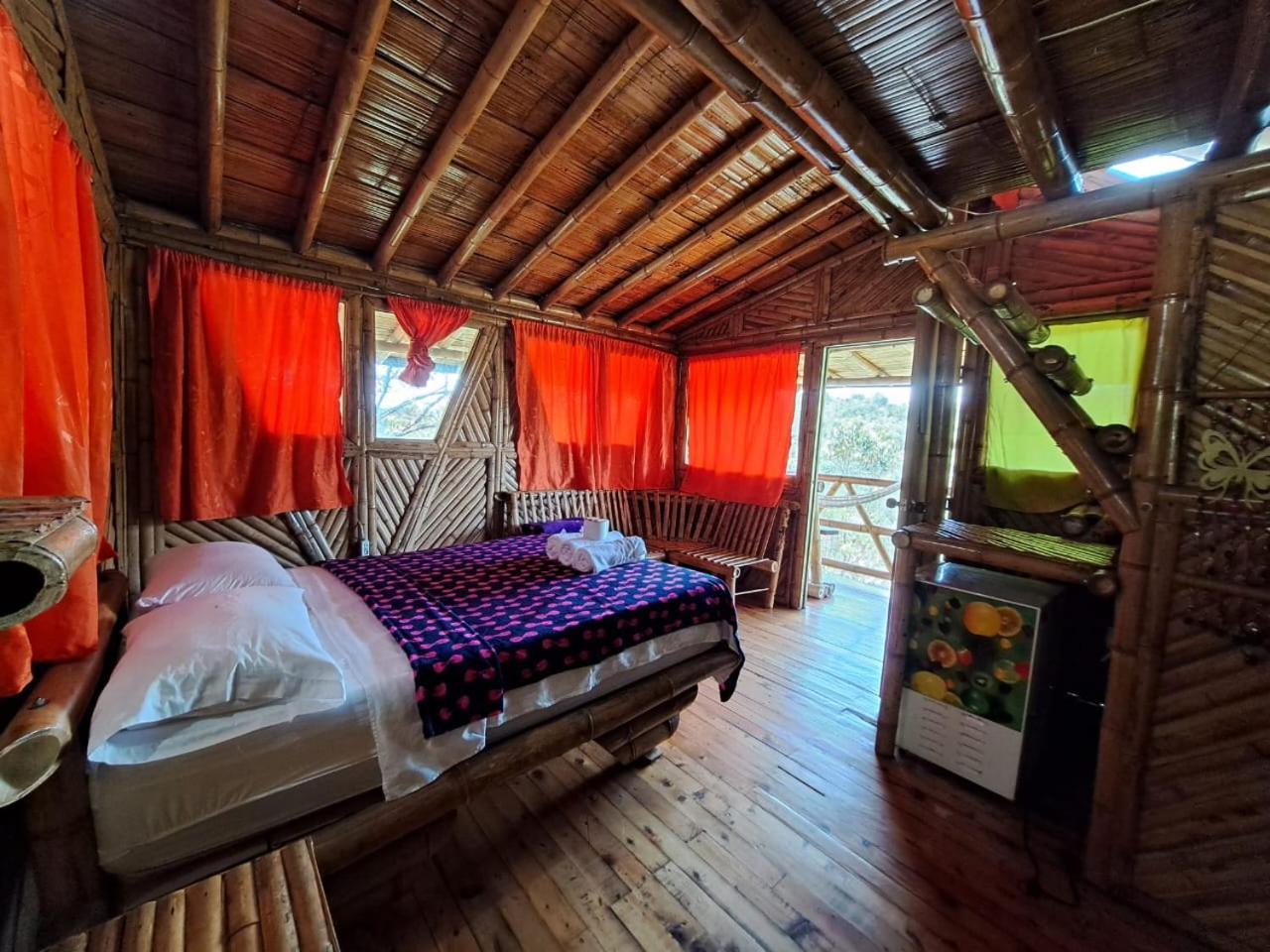 Hotel Guatape Adrianas Bambu エクステリア 写真