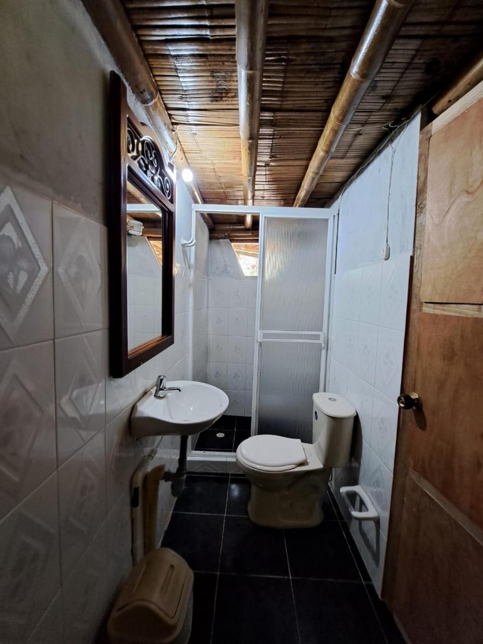Hotel Guatape Adrianas Bambu エクステリア 写真