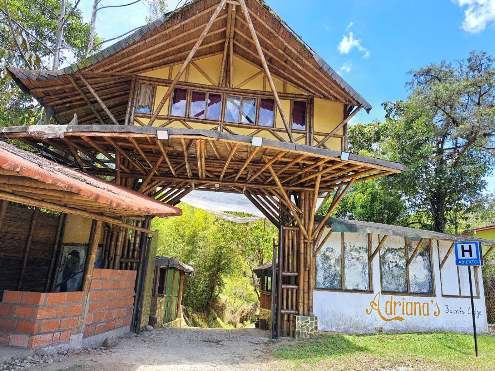 Hotel Guatape Adrianas Bambu エクステリア 写真